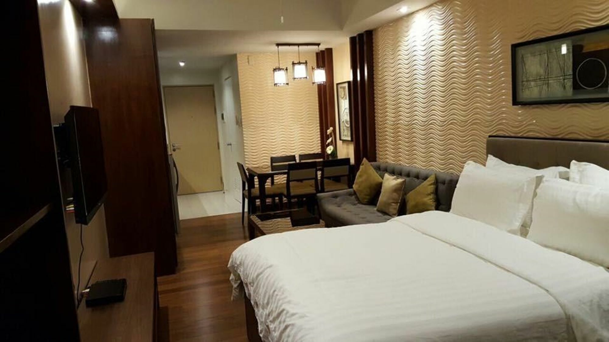 Relaxing Wind Apartment Tagaytay City Exterior photo